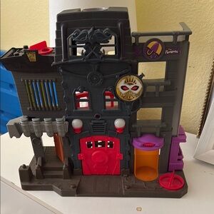Imaginext Fisher Price Batman Legends Villain CRIME ALLEY Playset